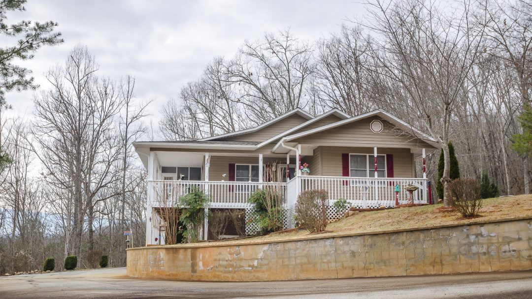 Carolina Crest Easy access with view! Lamplighter Realty