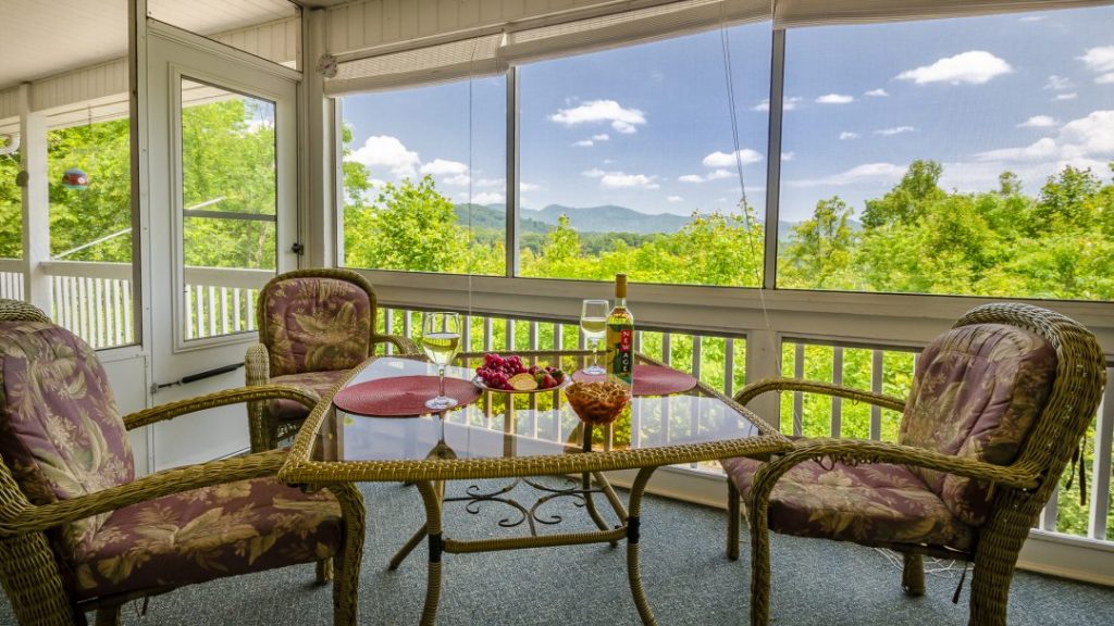 Carolina Crest Easy access with view! Lamplighter Realty